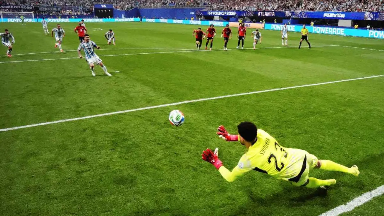 تألق نجوم مصر والمغرب يحرج رونالدو في كأس العالم